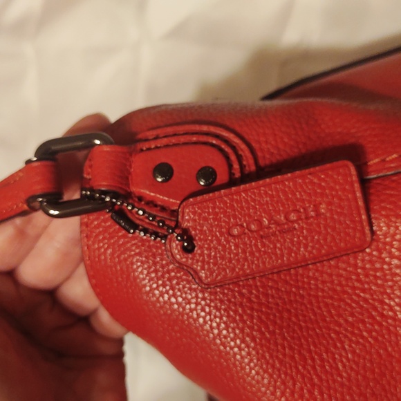 COACH NWT!! Edie 28 in Washed Red Pebble Leather Hobo Shoulder Bag # 57124 - Picture 11 of 16